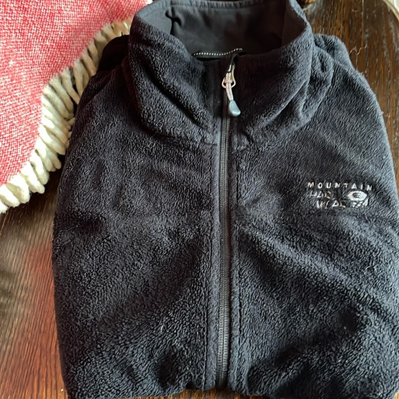 Beautiful mountain hardware vest - Picture 2 of 8